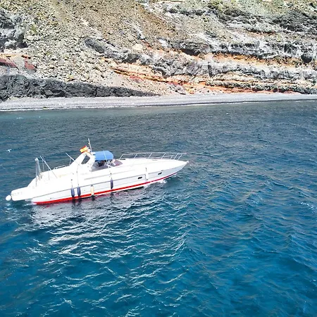 Botel Yate Malu V *